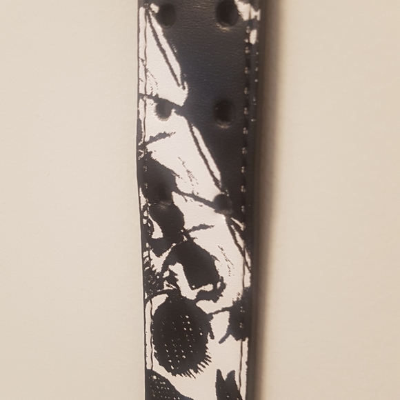 💲5️⃣ in 🛍️of2+ [TONY HAWK] Reversible Skull Belt - Picture 4 of 10